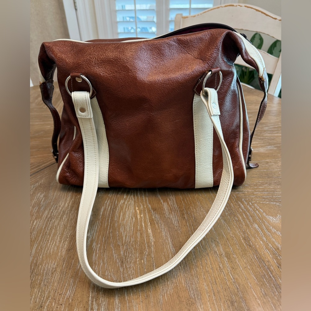 Women's purse Bag with straps, zipper, red interior , pocket